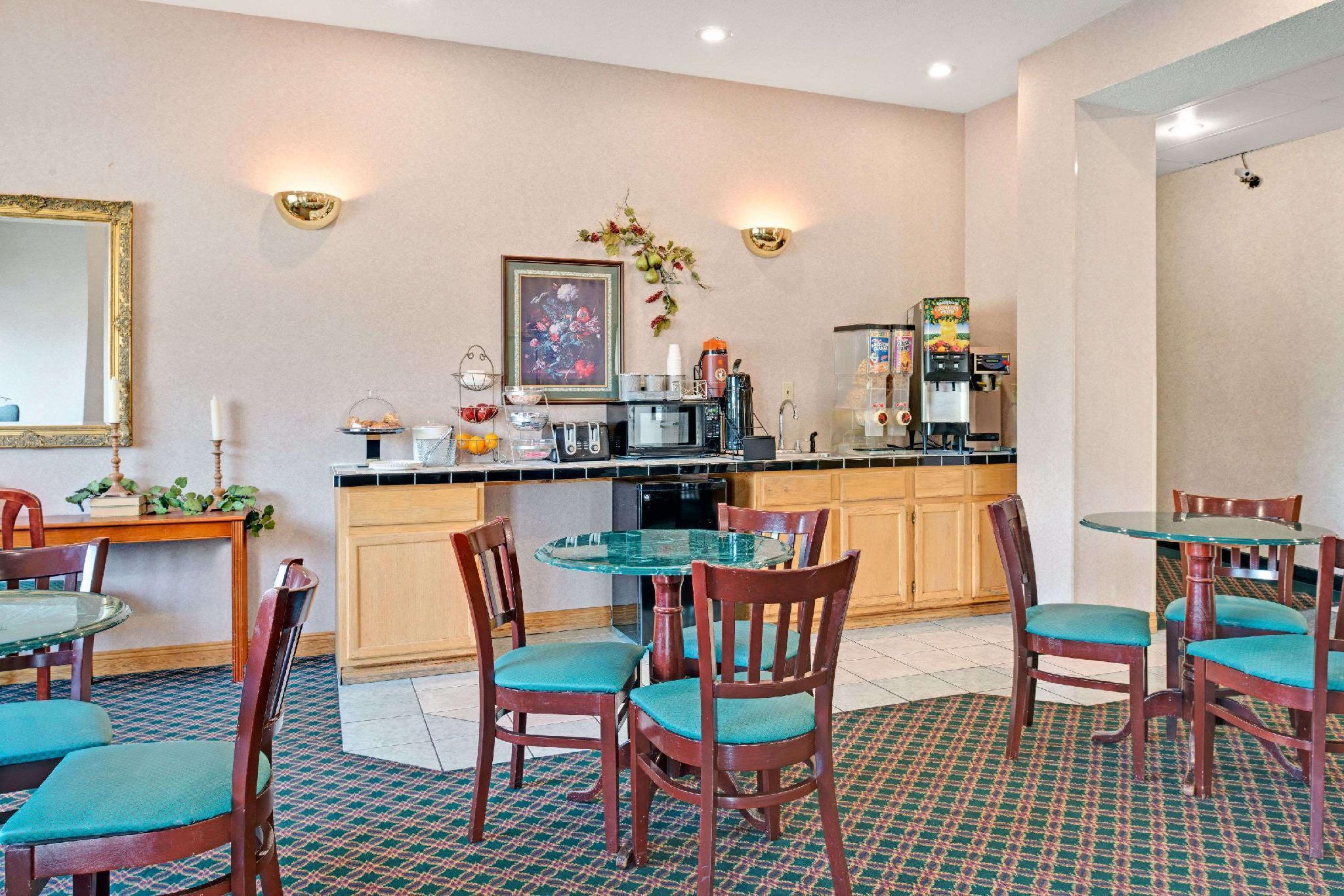 Travelodge By Wyndham St. Louis Hotel Berkeley