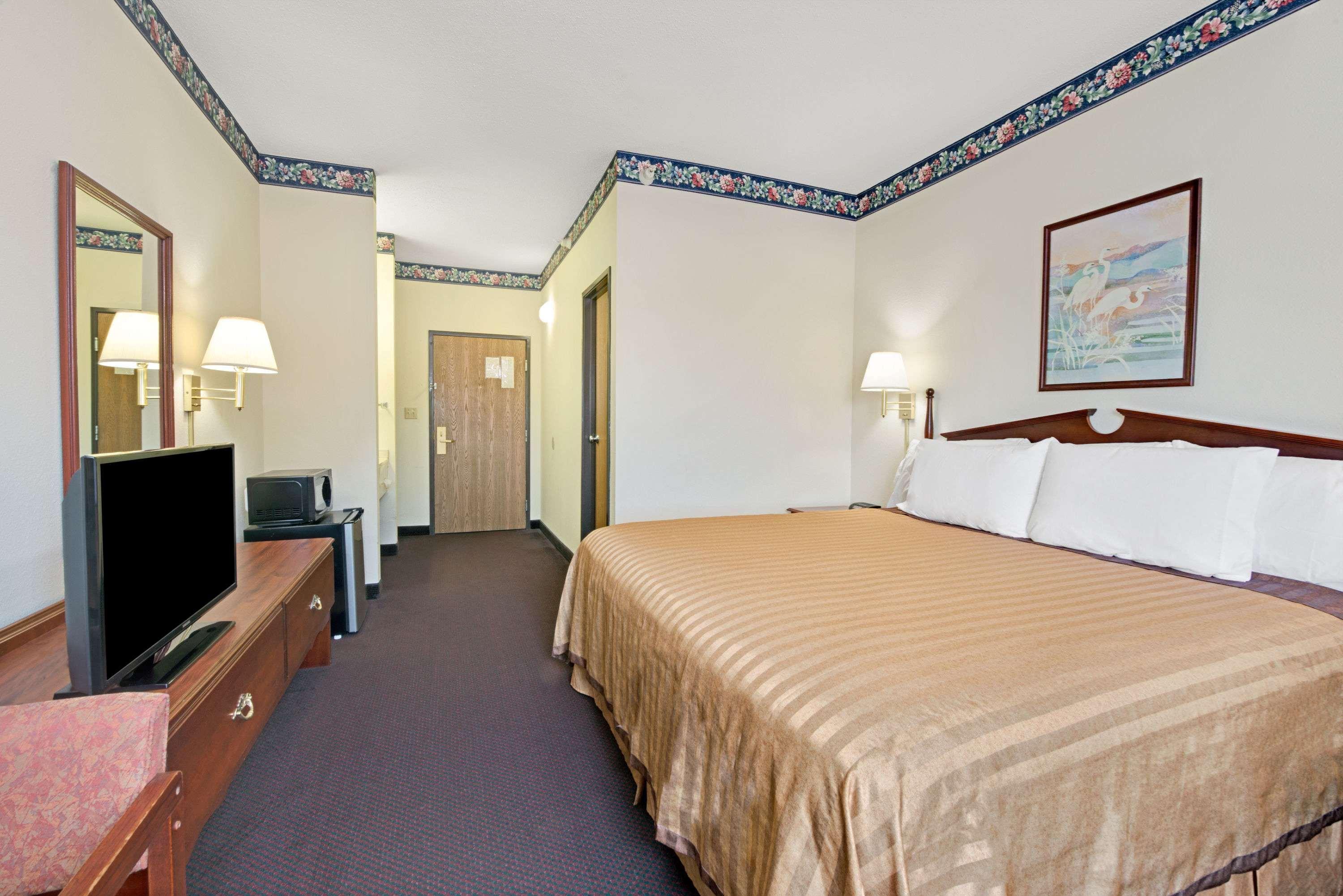 Travelodge By Wyndham St. Louis Hotel Berkeley
