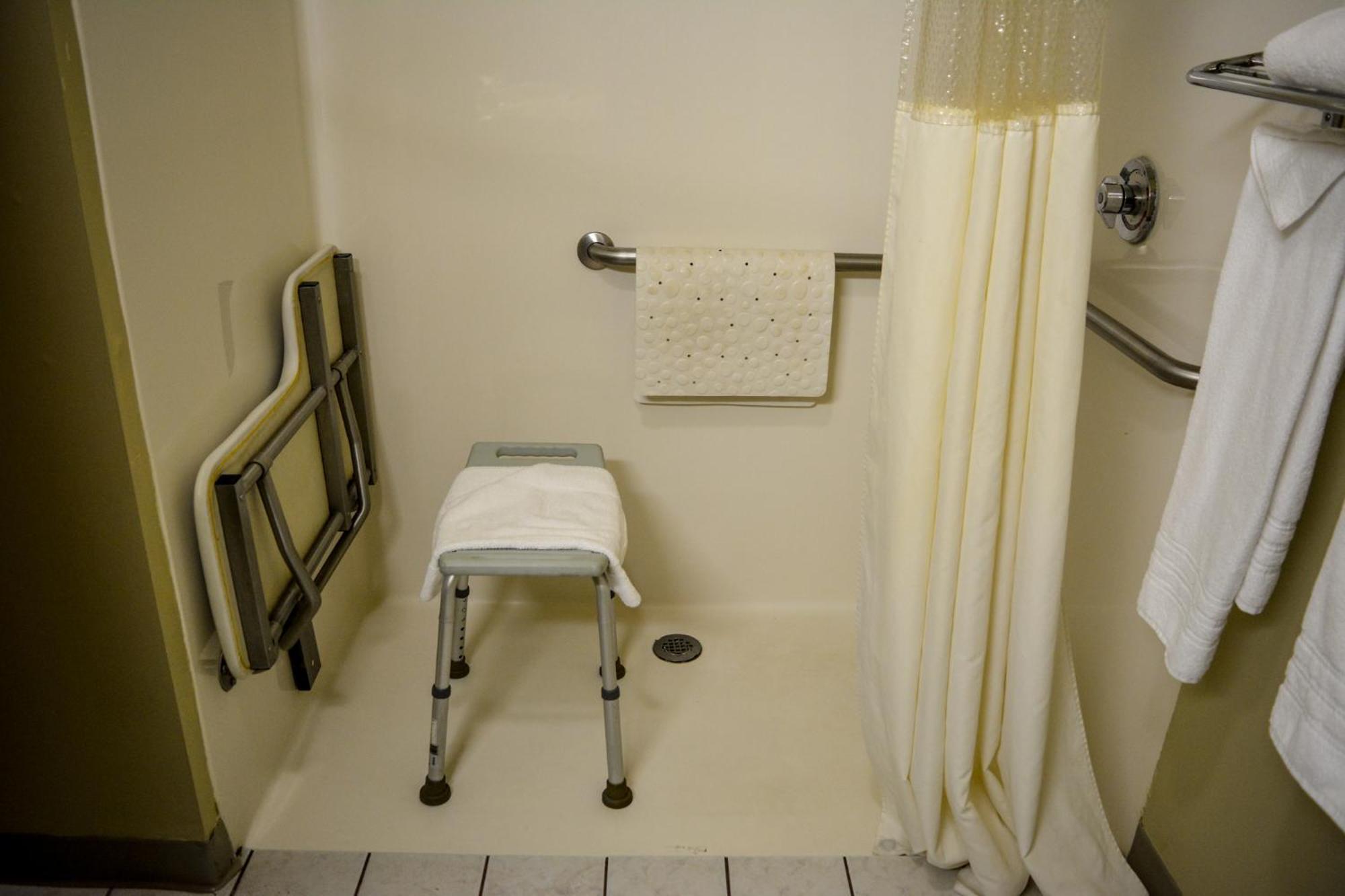 Hotel Travelodge By Wyndham St. Louis Berkeley